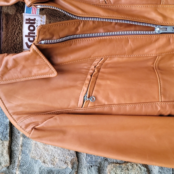Schott NYC Vintage Leather Jacket - Picture 3 of 16
